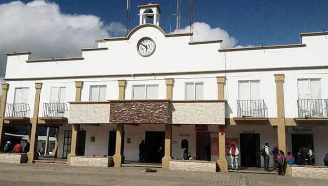 Bloqueo en Altamirano afecta al turismo, van perdidas de 15 a 25 mdp