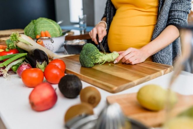 Micronutrientes esenciales antes y durante el embarazo