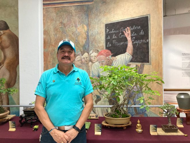 El cuidador de bonsais, «gigantes» en miniatura: Óscar Ruiz