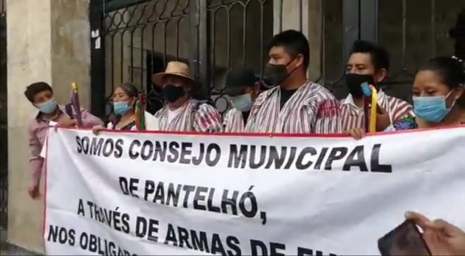 Tras ser obligado a renunciar, concejo municipal de Pantelhó exige a Congreso su restitución