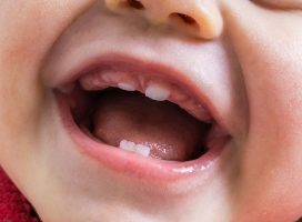 Ayuda a tu bebé a superar la «pesadilla» de la dentición