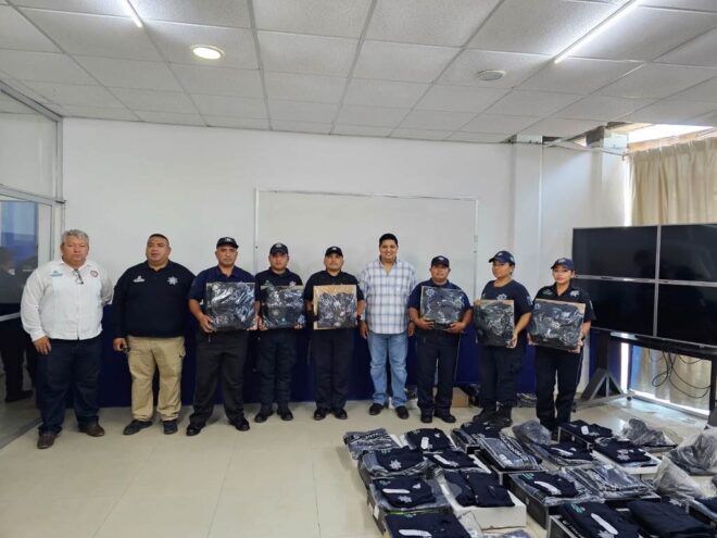 En Palenque, equipan a la policía para dignificar su labor