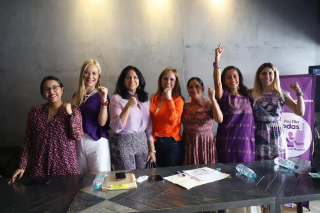 Mujeres feministas presentan movimiento a favor de Sheinbaum y de las mexicanas