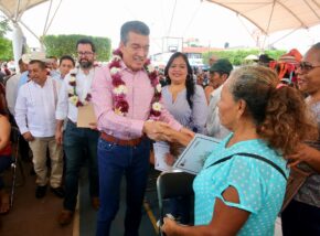 Brindan tranquilidad patrimonial a 450 familias
